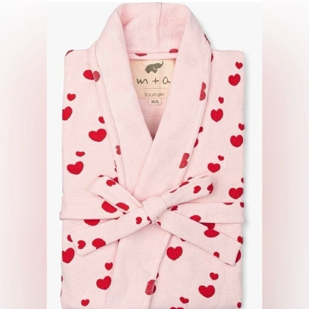 Monica + Andy Maternity Pink Robe with Red Hearts-